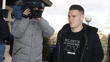 Gameiro se perdió el choque de La Rosaleda y sigue con problemas físicos.