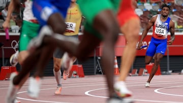 Tokyo 2020 Olympics - Athletics - Mixed 4 x 400m Relay - Round 1- OLS - Olympic Stadium, Tokyo, Japan - July 30, 2021. Elija Godwin of the United States in action during Heat 1 REUTERS/Hannah Mckay     TPX IMAGES OF THE DAY