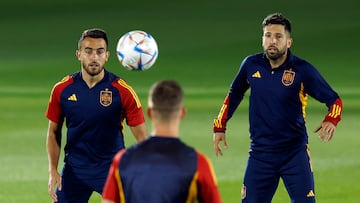 Soccer Football - FIFA World Cup Qatar 2022 - Spain Training - Qatar University Training Site 1, Doha, Qatar - November 22, 2022 Spain's Jordi Alba and Eric Garcia during training REUTERS/Albert Gea