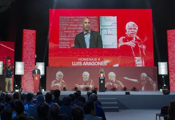 Homenaje a Luis Aragonés por el aniversario de la Euro2008