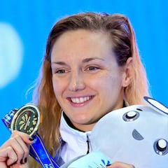 Hosszu vuelve a sonreír y se despide con cuatro oros