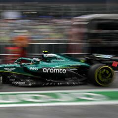 Alonso lidera en Singapur