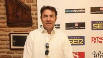 <b>MESA Y MANTEL. </b> Abel Resino estuvo ayer en 'La Criolla'.