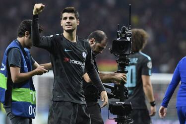 Batshuayi scores as Chelsea beat Atlético at the death