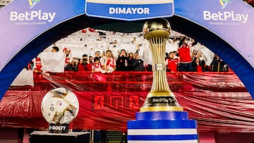 The league throphy and offical ball are seen prior to the first leg of the BetPlay Dimayor League final between Independiente Santa Fe and Deportivo Independiente Medellin in Bogota, Colombia's El Campin stadium, june 24, 2025. (Photo by: Jorge Londono/Long Visual Press/Universal Images Group via Getty Images)