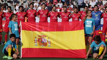 La selecci&oacute;n espa&ntilde;ola de hockey hierba posa antes de su partido ante Australia en la FIH Hockey Pro League.