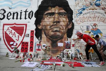 Homenaje a Maradona en el estadio que lleva su nombre y donde juega como local Argentinos Juniors, club donde debutó El Diego en el futbol profesional.