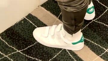 Jo?o F¨¦lix trolea a Torreira por las zapatillas: "Muy guapas, pero..."