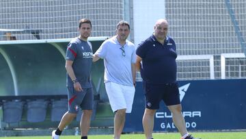 Braulio, en el centro, junto a Lisci y Cata en Tajonar.