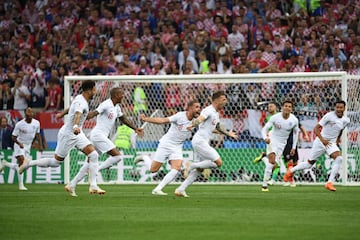 0-1. Kieran Trippier celebró el primer g