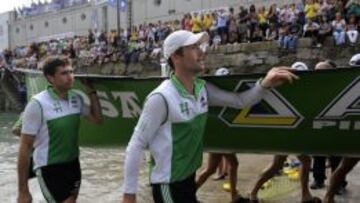 Hondarribia se lleva la Bandera de La Concha entre polémica