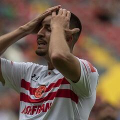 Luis García para penal al ‘94 y salva 0-0 para Toluca