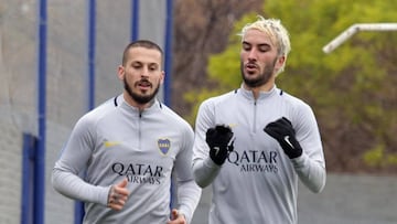 Sebasti&aacute;n P&eacute;rez junto a Dar&iacute;o Benedetto en un entrenamiento con Boca Juniors