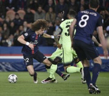Bacary Sagna hizo penalti a David Luiz.