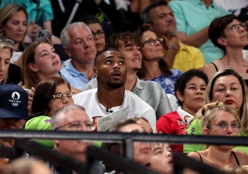 Paris 2024 Olympics - Artistic Gymnastics - Women's Team Final - Bercy Arena, Paris, France - July 30, 2024. Simone Biles of United States' husband Jonathan Owens and family in the stands. REUTERS/Mike Blake