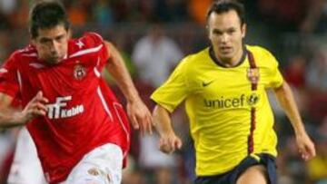 <b>CULPABLES.</b> Andrés Iniesta, centrocampista del F.C.Barcelona restó culpabilidad a la actuación de su compañero Eto'o la pasada temporada, afirmando que "los malos de la película fuimos todos".