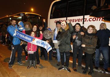 Ni la lluvia ni el frío espantaron las ilusiones de los más de 2000 seguidores del Fuenlabrada  que se trasladaron en autobús hasta el Estadio Santiago Bernabéu