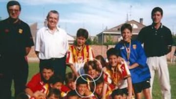 <b>CAMPEONES. </b>Roqué y Busquets, con el alevín del Lleida, tras ganar un título. Arriba, a la derecha, Busquets padre.