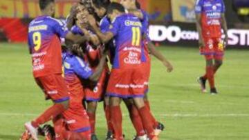 Leandro Velázquez celebra su primer gol en la Liga Águila.