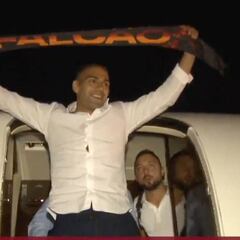 Falcao García llega a Estambul en medio de la pasión turca