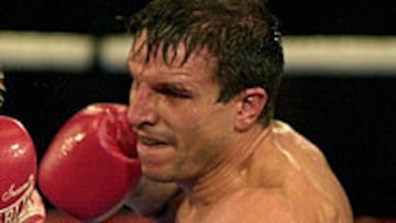<B>CAMPEÓN INTERINO.</B> Javier Castillejo ha vencido a los puntos al ruso Karmazin, con lo que se ha proclamado campeón del mundo interino (WBC) del peso superwelter.
