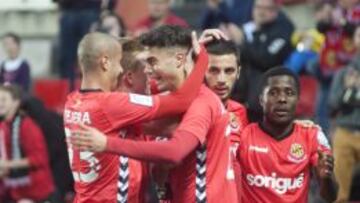 La plantilla del Nàstic celebra el tanto de Naranjo ante el Elche.