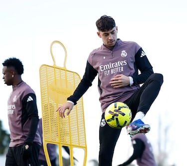 Xabi inaugura el gran bloque