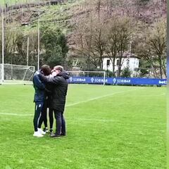 Bryan Gil dedica su debut con España a su abuelo