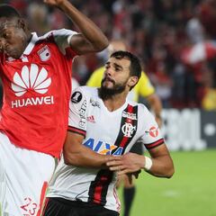 Santa Fe se enreda en Bogotá y empata con Flamengo