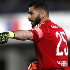 La razón familiar por la que Johnny Herrera no se va de la U