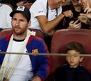 Messi vio el partido en la fila uno con el brazo en cabestrillo