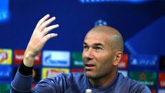 Football Soccer - Sporting news conference - UEFA Champions League Group Stage - Group F -  Jose Alvalade stadium, Lisbon, Portugal - 21/11/16. Real Madrid&#039;s head coach Zinedine Zidane attends a news conference. REUTERS/Rafael Marchante