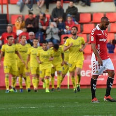 El Cádiz frena la reacción grana y hunde al Nàstic