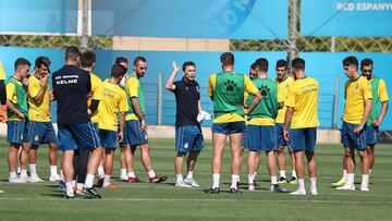 Charla y suave sesión a la espera del cierre del mercado