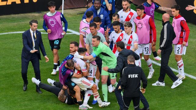 ¡Mastantuono, a la calle!