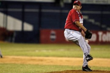 Es el mejor beisbolista que México ha dado. Jugó en los Dodgers de Los Ángeles.