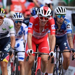 Roglic vuelve a golpear