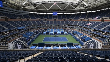 Imagen de la pista Arthur Ashe sin público durante un partido del US Open 2020.