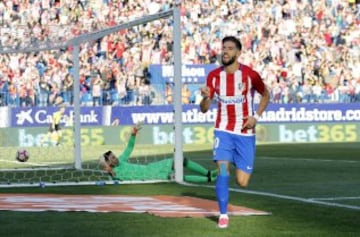 Carrasco celebra el 2-0.