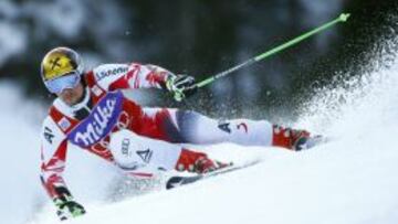 El austriaco Marcel Hirscher durante el gigante de Adelboden, en el que venci&oacute;. 