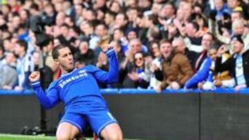 Hazard celebra uno de sus goles.