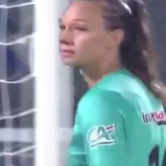 Atajada notable y tiro al palo: los dos penales que Endler protagonizó en Francia