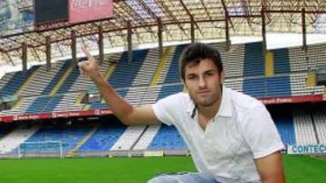 <b>EN SU NUEVA CASA. </b>Saúl se estrenará esta tarde como titular con el Deportivo en Primera.