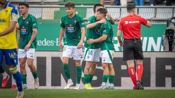 Chiki marcó su primer gol con el Racing de Ferrol al Cádiz.