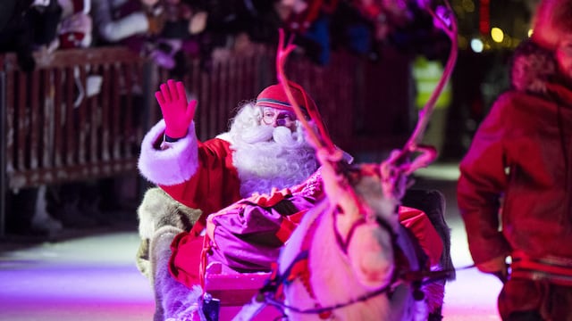 You might be able to name the most famous reindeer of them all, but if you need help remembering the rest of the crew that pulls Santa’s sleigh, read on.