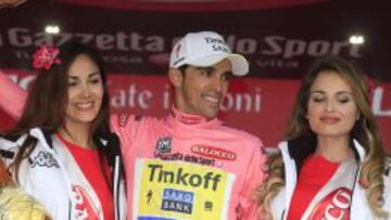 Festival de Contador en la crono y recupera la maglia rosa