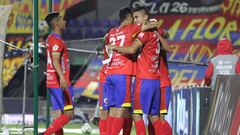 Jugadores del Deportivo Pasto celebran un gol ante Once Caldas