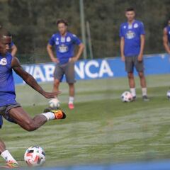 Beauvue: "He hablado con Uche y se quiere quedar en el Depor"