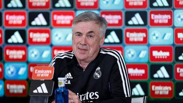 El entrenador italiano del Real Madrid Carlo Ancelotti durante la rueda de prensa posterior al entrenamiento que el equipo ha llevado a cabo este miércoles en la Ciudad Deportiva del Real Madrid en Valdebebas, Madrid, para preparar el partido de octavos de final de la Copa del Rey que mañana disputarán ante el Villarreal.