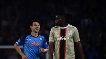 Manchester United en busca de Hirving Lozano